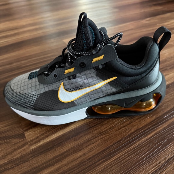 Nike Air Max 2021 size 8 - Picture 2 of 3